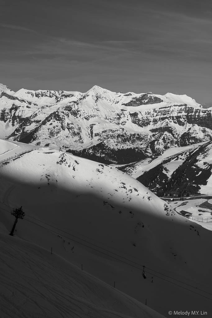 Ski lifts running on the slopes near Kleine Scheidegg