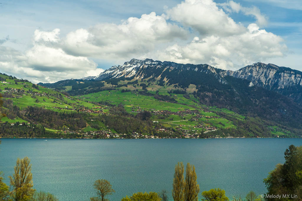 Thunersee, the municipality Sigriswil, and the Niederhorn