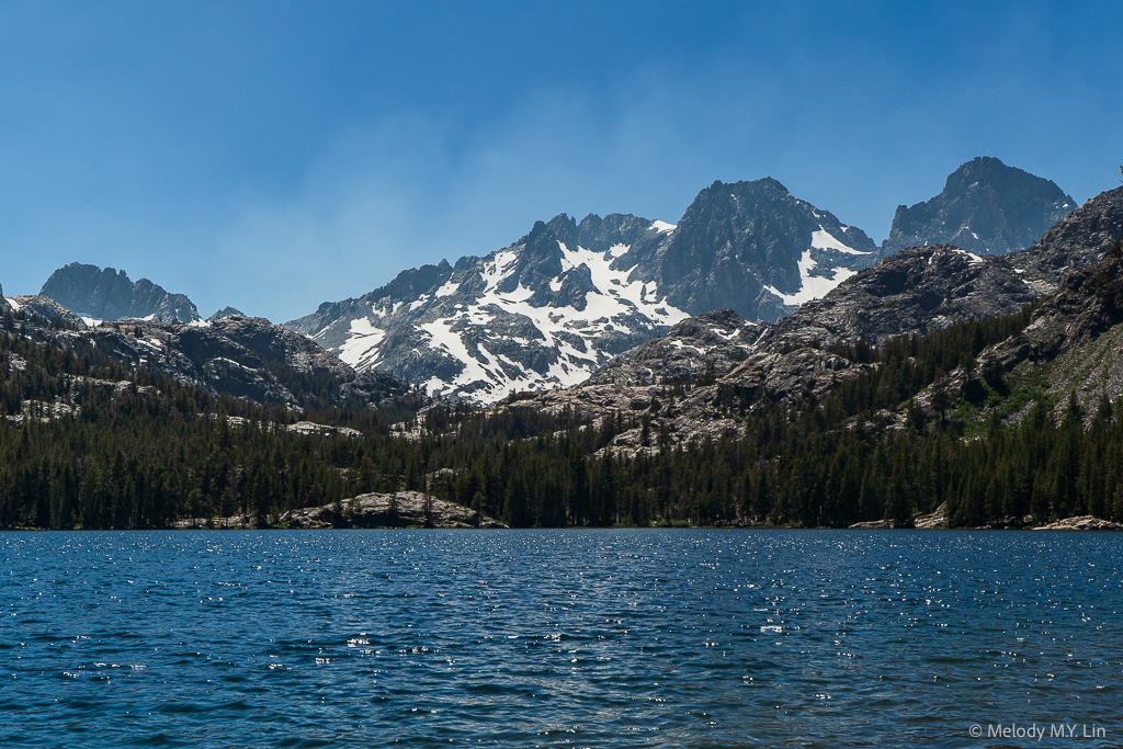 Mt. Ritter fully visible over the lake.